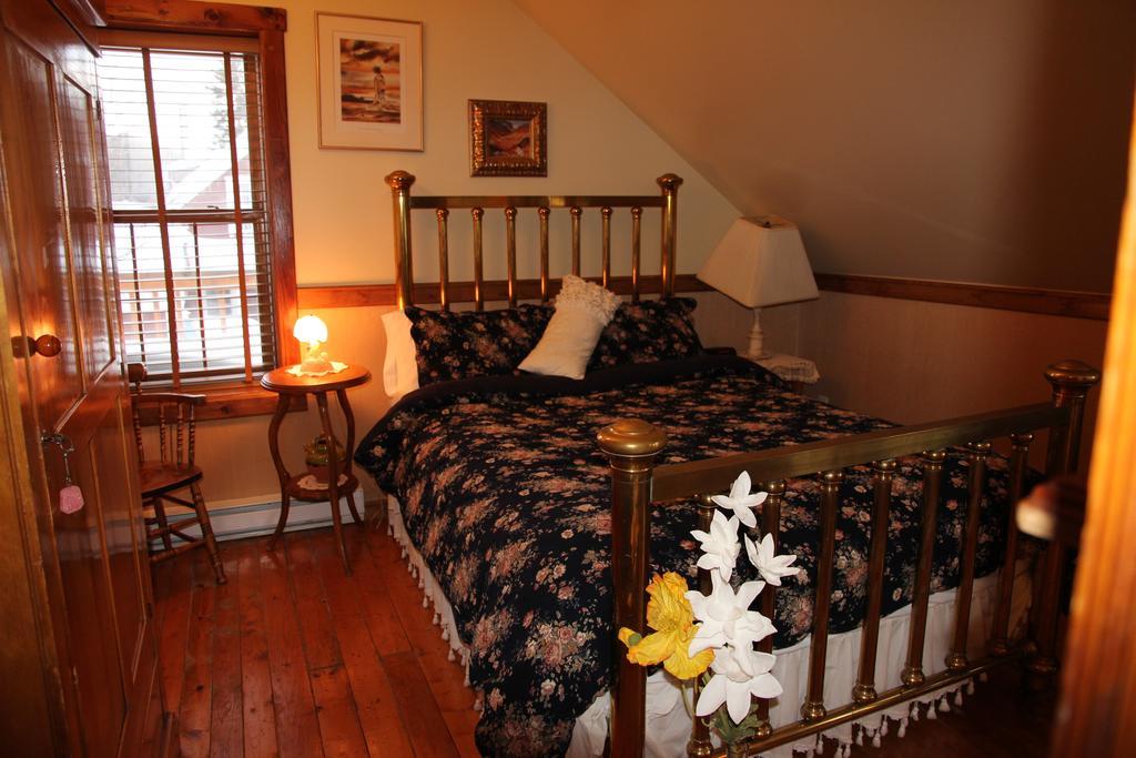 B&B Les Deux Pignons Petit-Saguenay 客房 照片