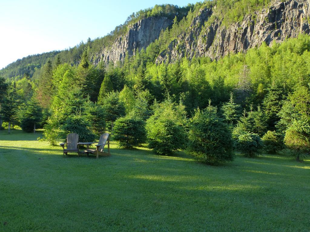 B&B Les Deux Pignons Petit-Saguenay 外观 照片
