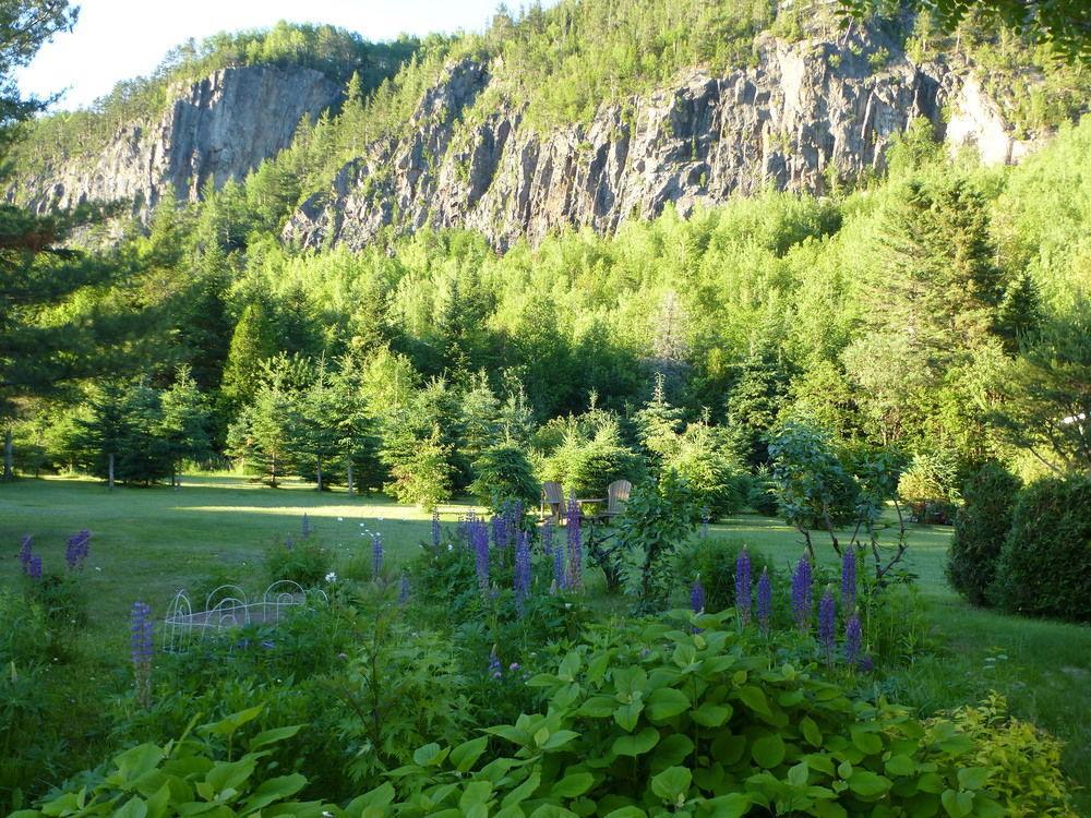 B&B Les Deux Pignons Petit-Saguenay 外观 照片