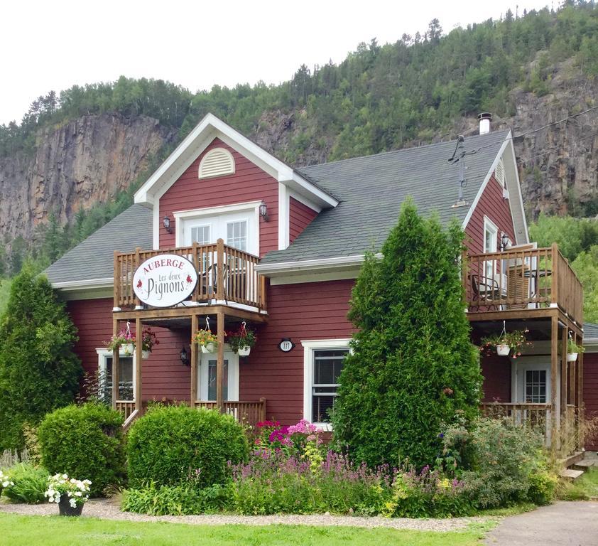 B&B Les Deux Pignons Petit-Saguenay 外观 照片