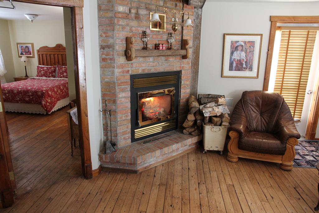 B&B Les Deux Pignons Petit-Saguenay 外观 照片