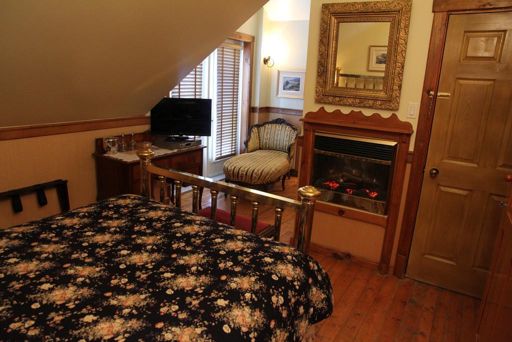 B&B Les Deux Pignons Petit-Saguenay 外观 照片