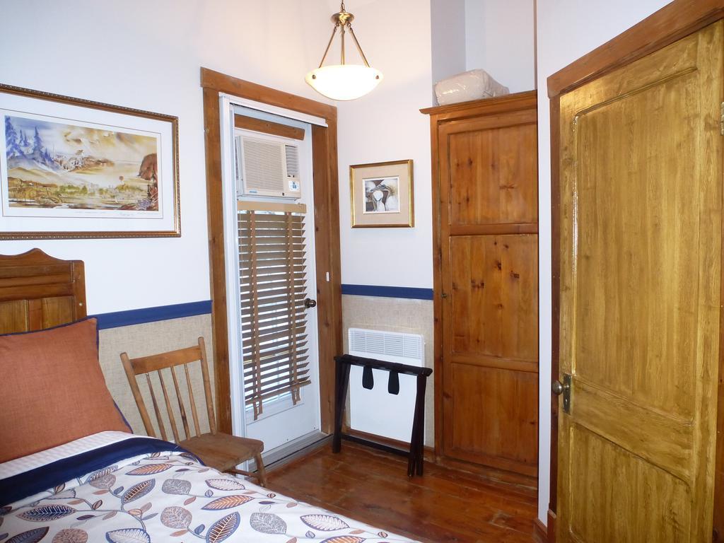B&B Les Deux Pignons Petit-Saguenay 外观 照片