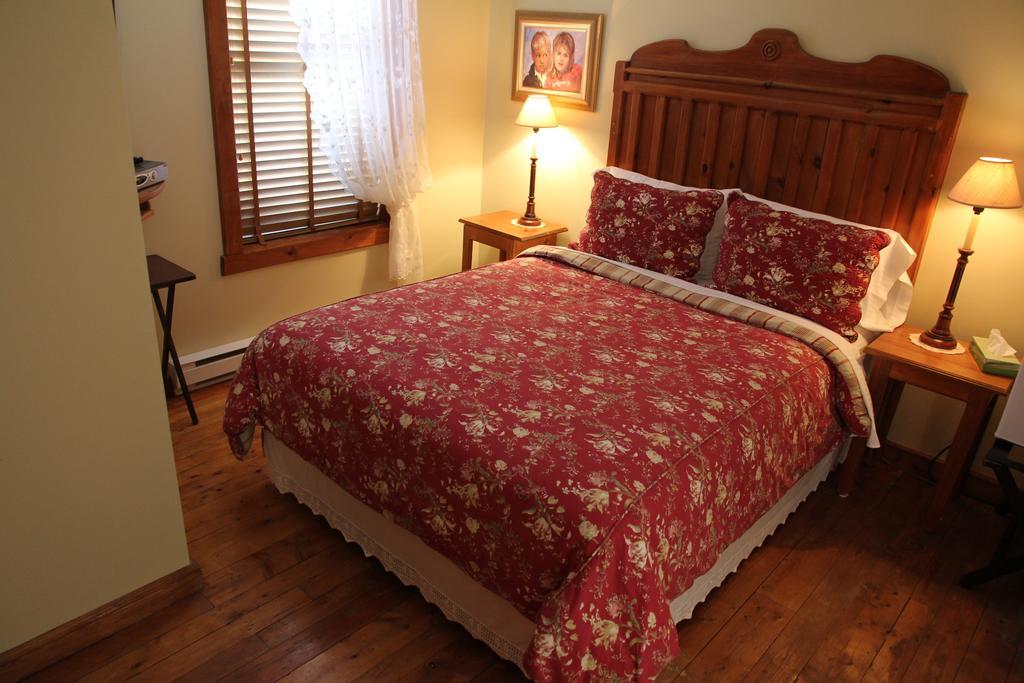 B&B Les Deux Pignons Petit-Saguenay 外观 照片